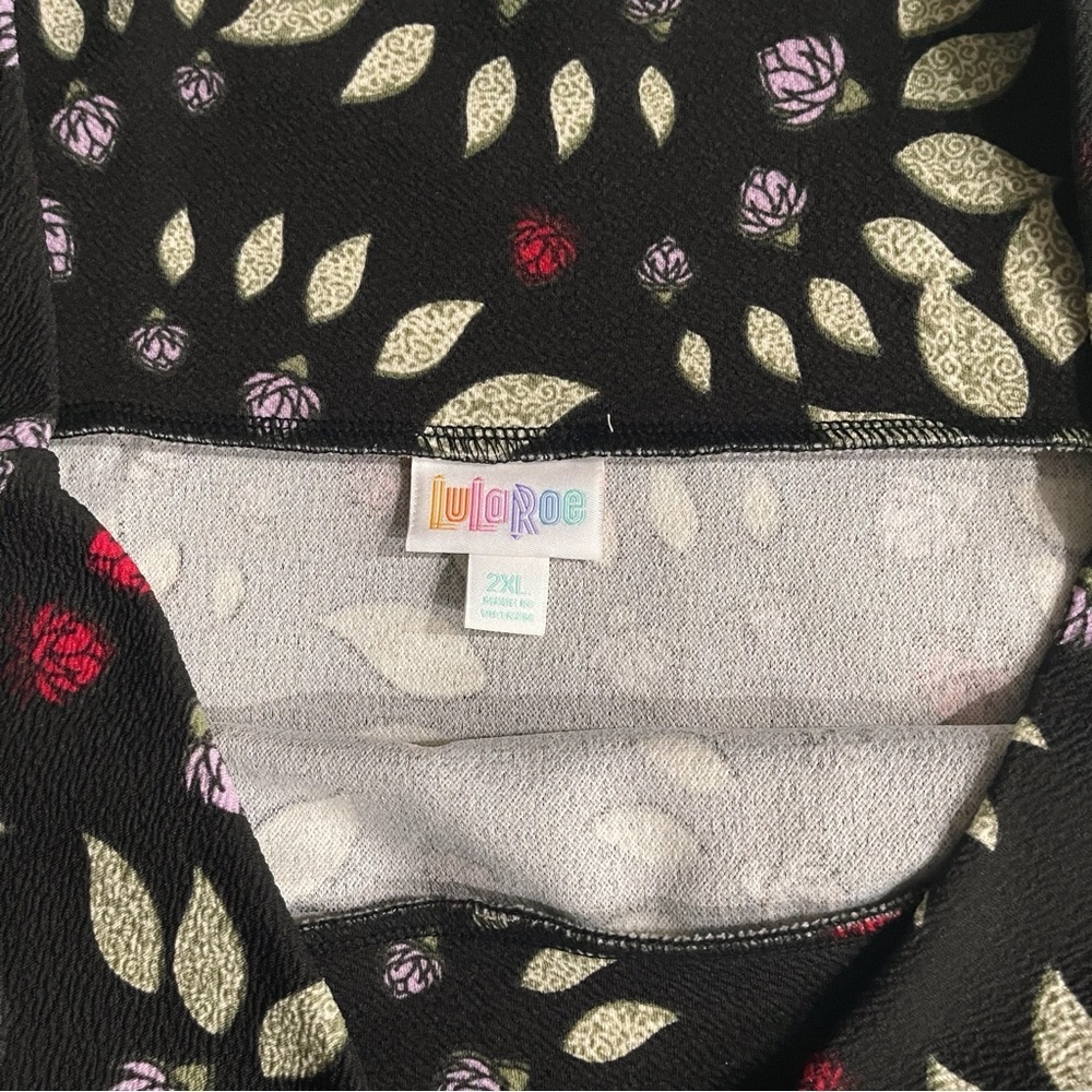 NWT LULAROE CASSIE Pencil Skirt Size 2XL Black Floral Leaf Stretch Knee - Picture 6 of 7